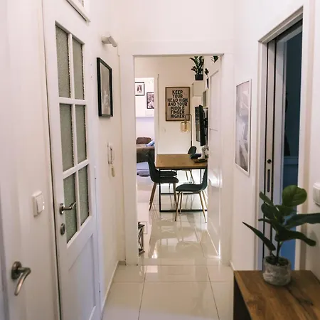 In Mala Strana-steps From Charles Bridge Apartment
