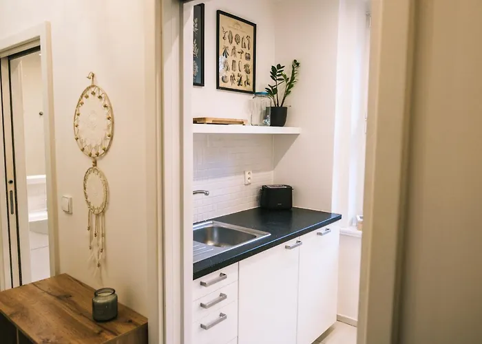 Apartment In Mala Strana-steps From Charles Bridge