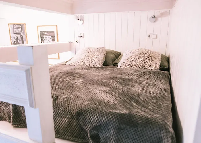 In Mala Strana-steps From Charles Bridge Appartement