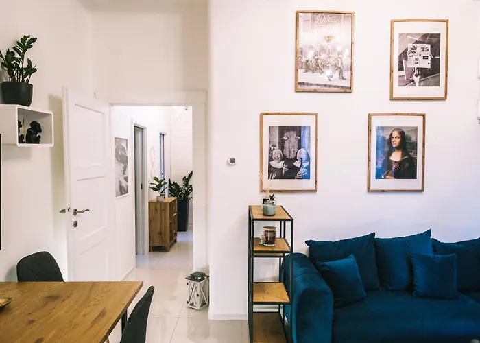 In Mala Strana-steps From Charles Bridge