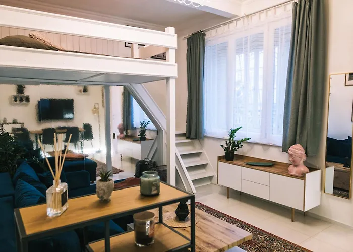 In Mala Strana-steps From Charles Bridge Apartament *