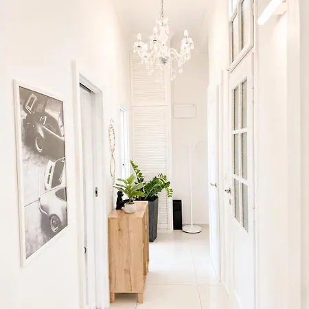 In Mala Strana-steps From Charles Bridge *
